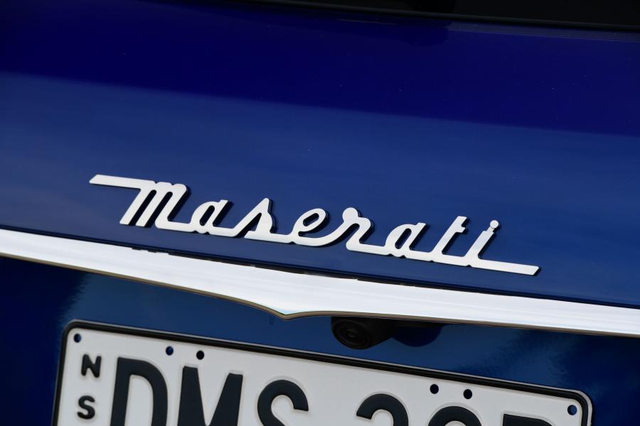 Логотип Maserati Levante S Q4 GranSport 2017 года  (AU) (фото 32 из 36)